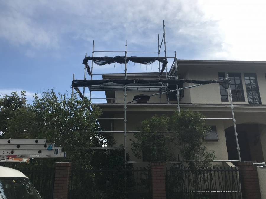 着工　部分足場架け