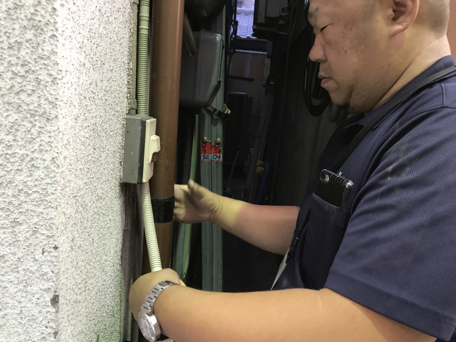 竪樋のジョイントのはずれ補修