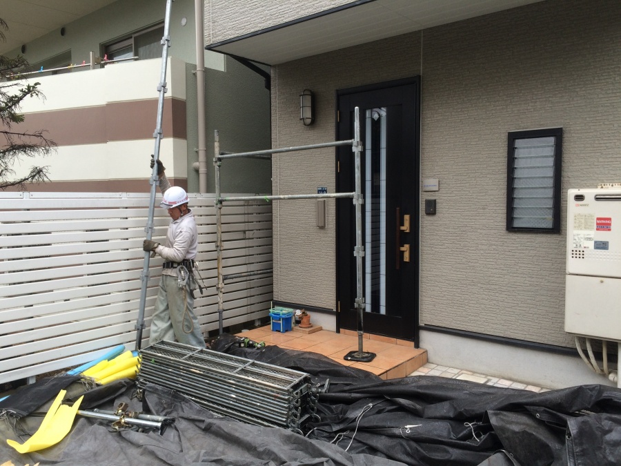 足場の解体　足場の組み換え