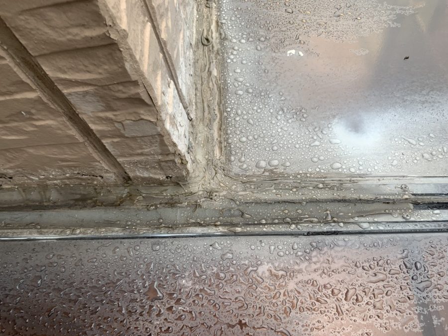 テラスからの雨漏り　壁際の納め
