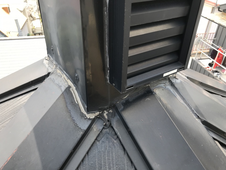 換気口もありますが、天井はかなり熱くなっています