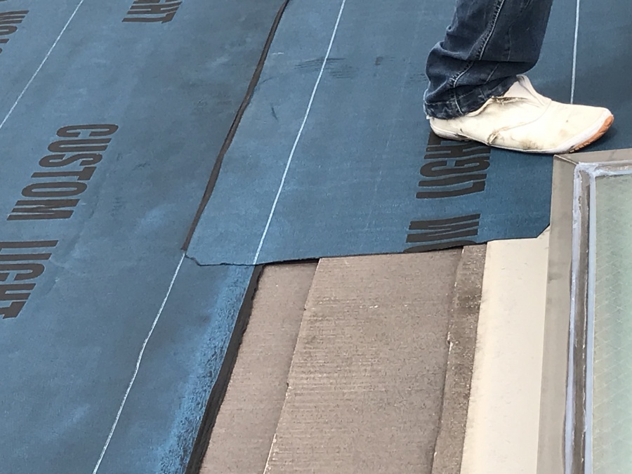 防水シートの重ね代の様子