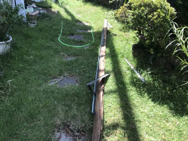 屋根点検時の庭先