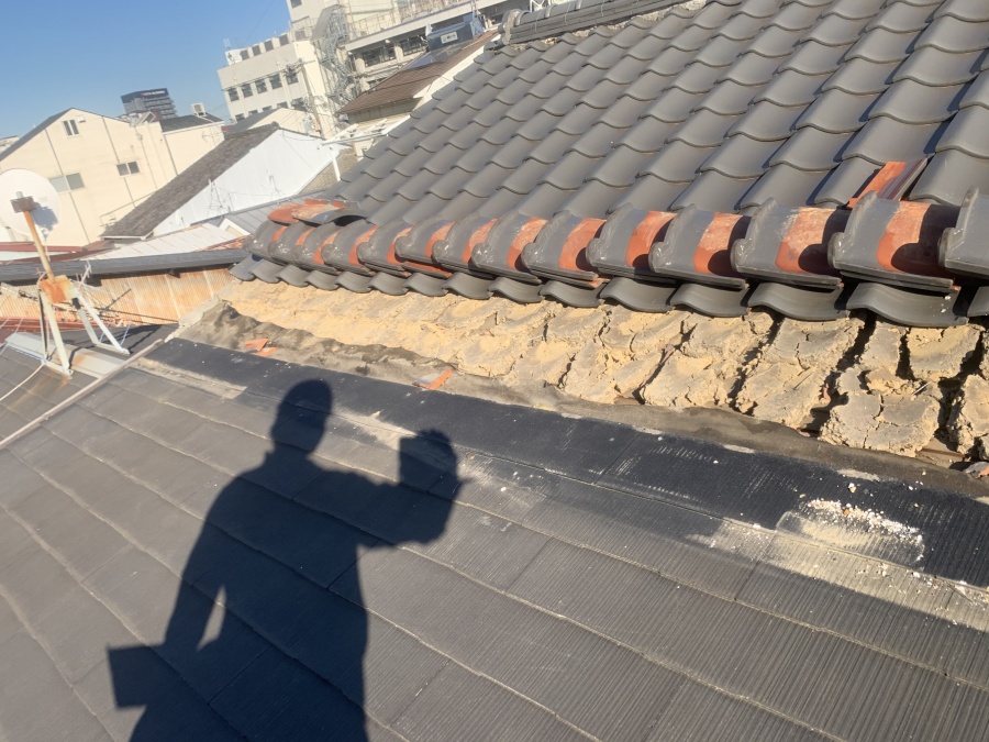 着工、瓦部分軒先の瓦捲り