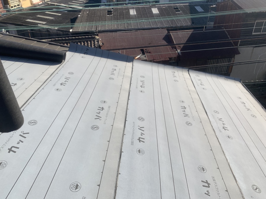 防水シートの敷設