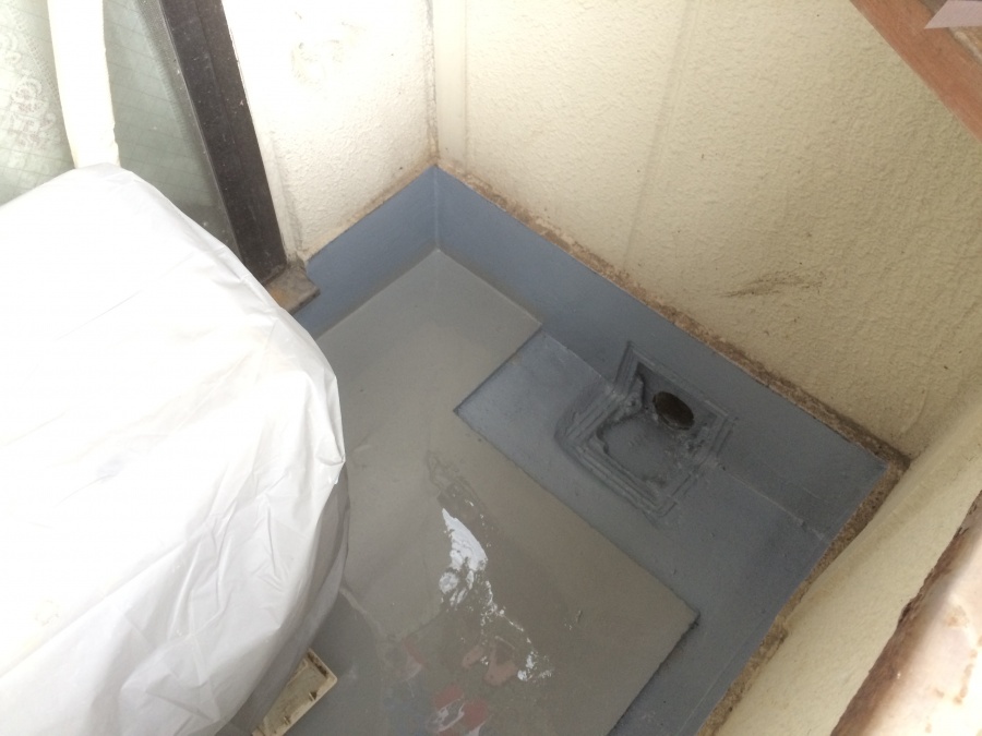 ドレンまわりウレタン塗布