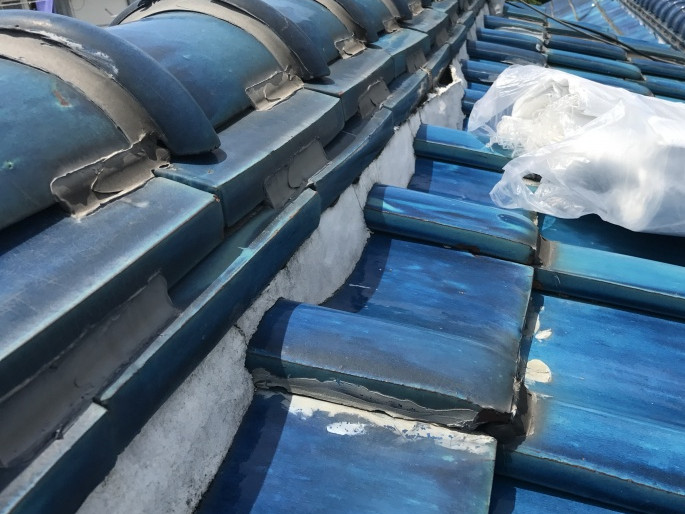 漆喰の詰められすぎた棟