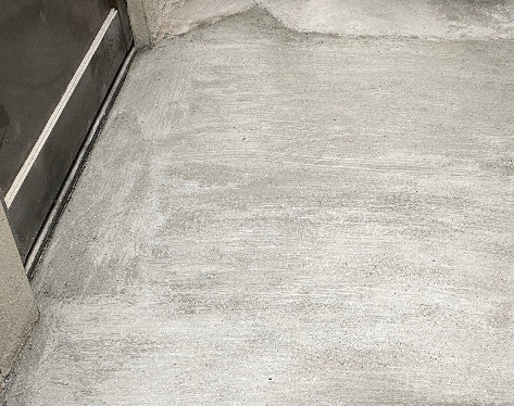 補修後の勝手口・土間