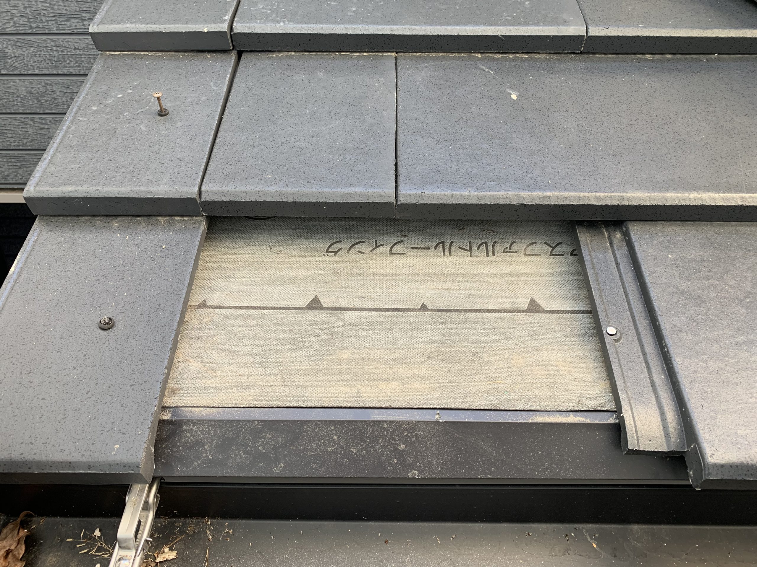 瓦をきれいに撤去します