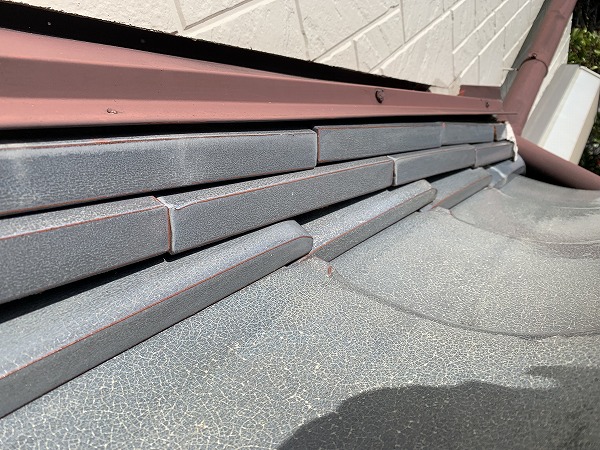 壁際のし積みの面戸の抜け落ち