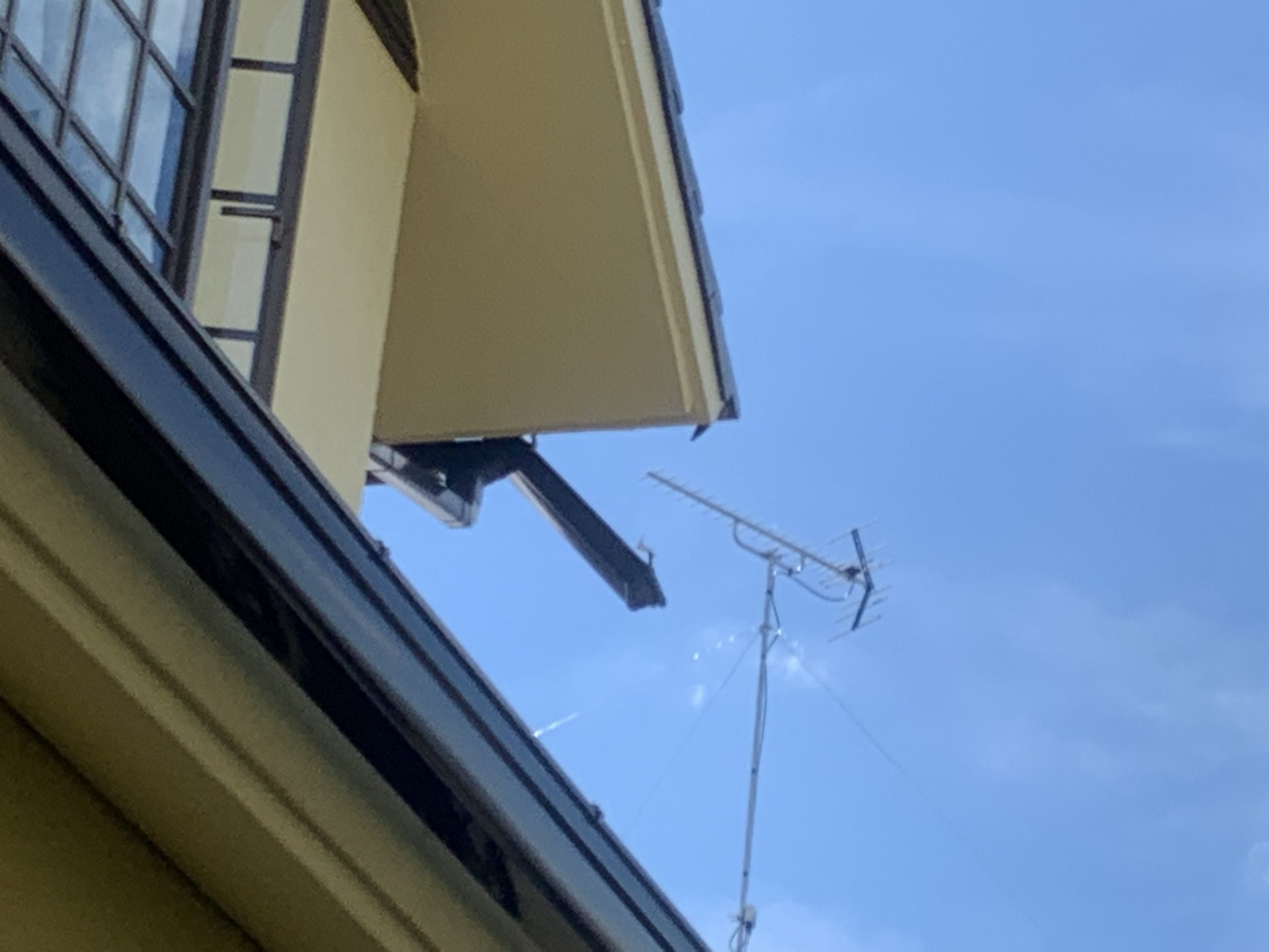 雨漏りにより樋の脱落