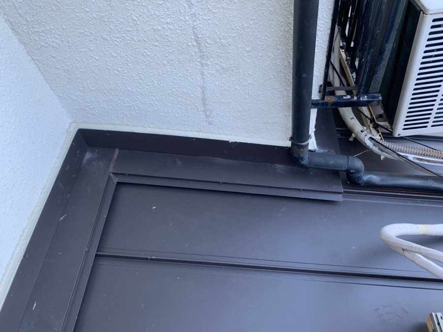 葺き替え工事立平葺き壁との取り合いをシーリング処理