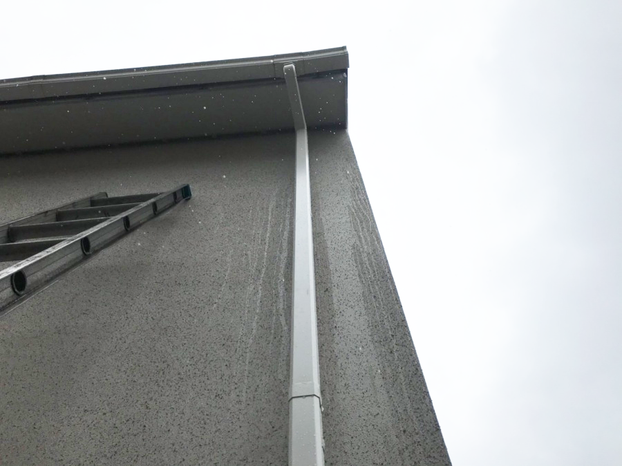 雨樋の修理・交換が完了 竪樋の様子