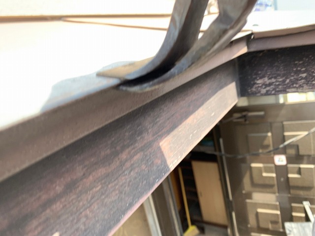 庇屋根板金補修