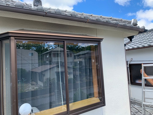 出窓上部雨漏り箇所確認