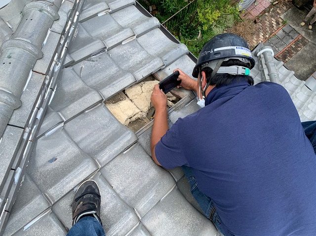 瓦捲り下地葺き土確認