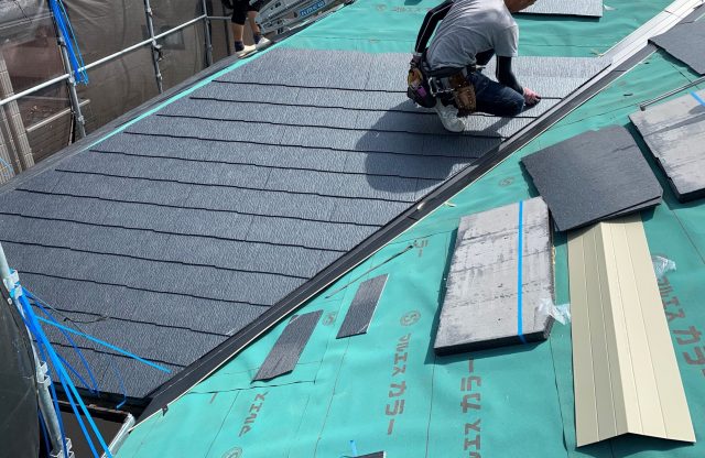 コロニアル葺き