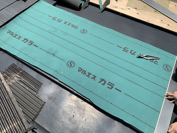 ルーフィングを張る