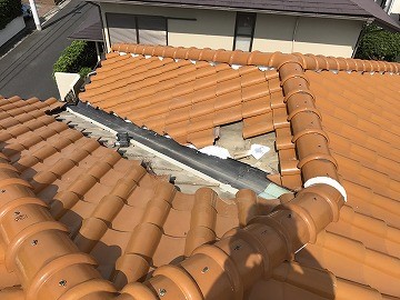 谷板金周り瓦葺き直し