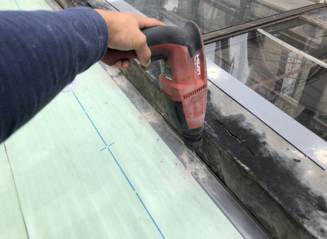 塩ビ鋼板の固定