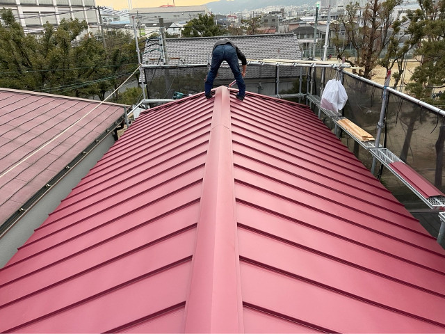 屋根カバー工事完了後の屋根