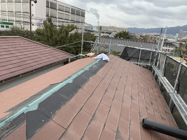 屋根リフォーム③棟板金撤去完了
