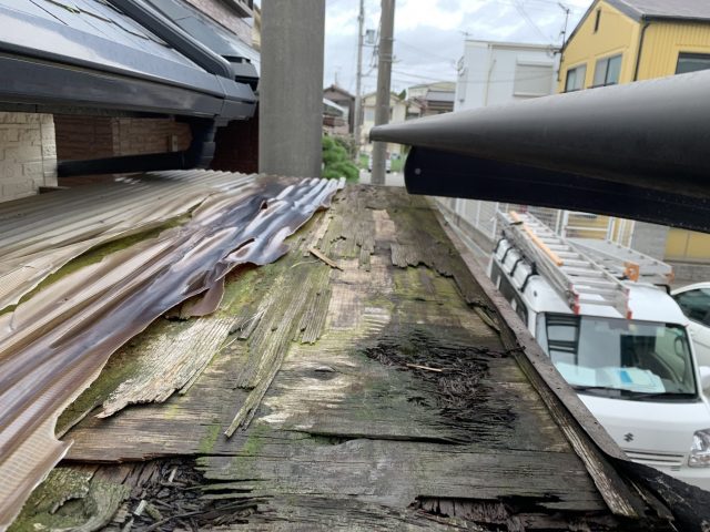 庇屋根工事ビフォー