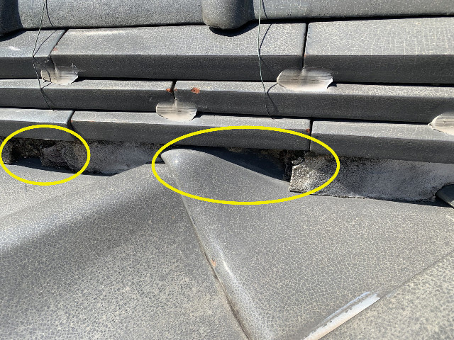 漆喰の剥がれた箇所は雨水の浸入口に