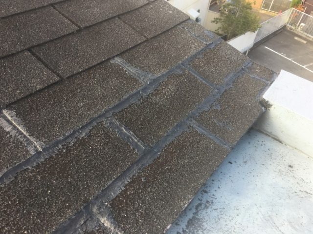 点検時のアスファルトシングル屋根