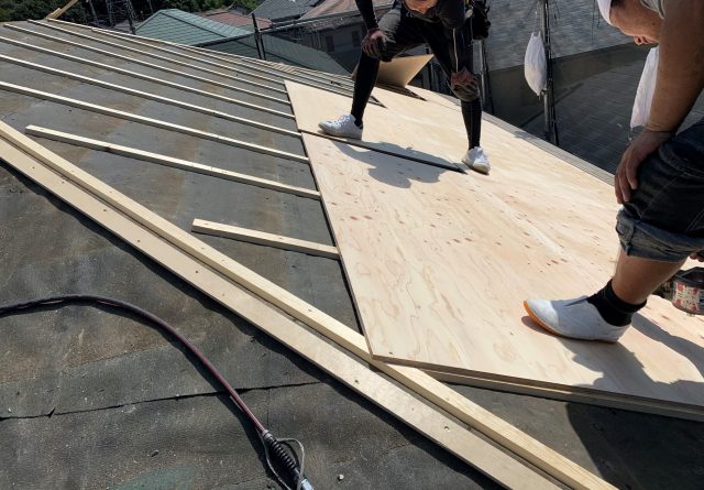 野地板の敷設
