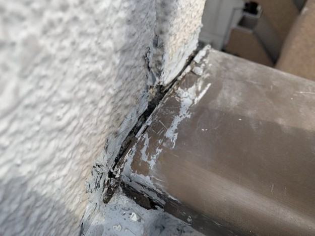 雨漏りしていた笠木