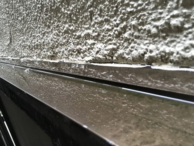 雨漏りしている窓サッシ