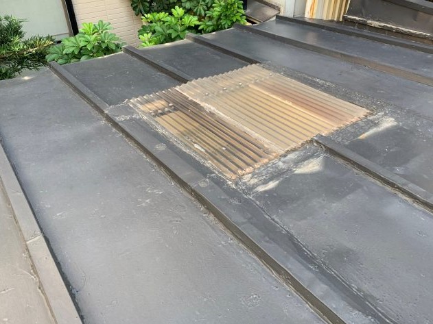 雨漏り修繕前の天窓