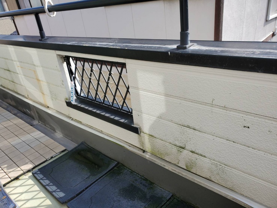 バルコニー内側の外壁