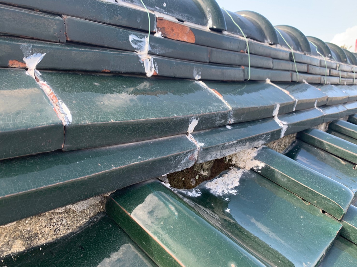 漆喰が剥がれて雨漏りが心配