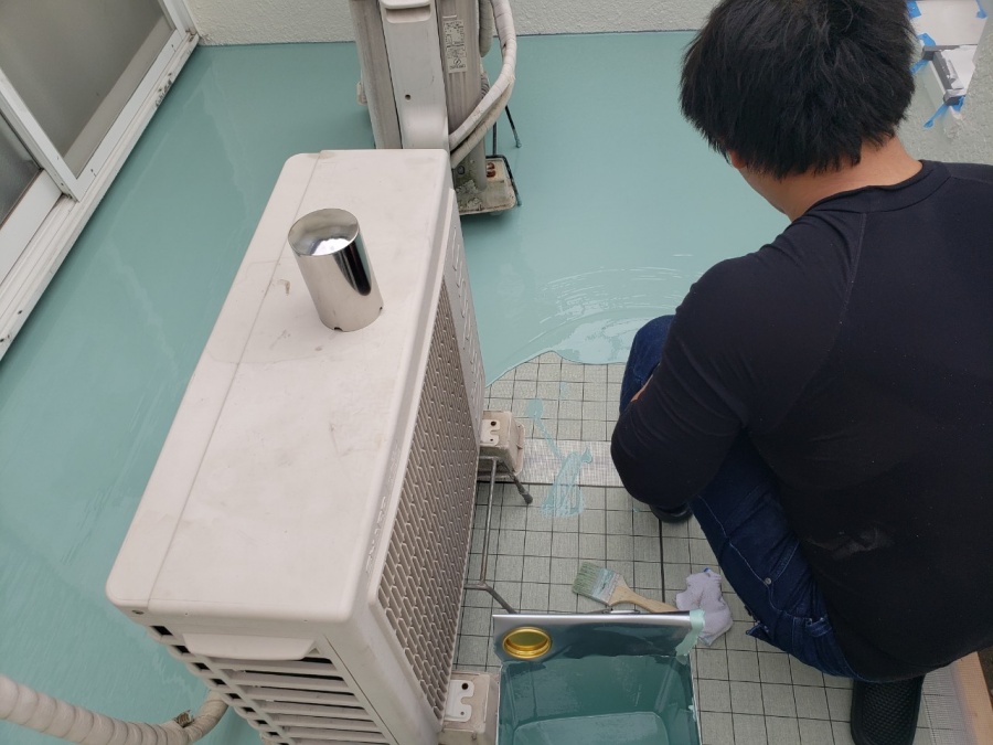 通気緩衝シートの上にウレタン処置の風景