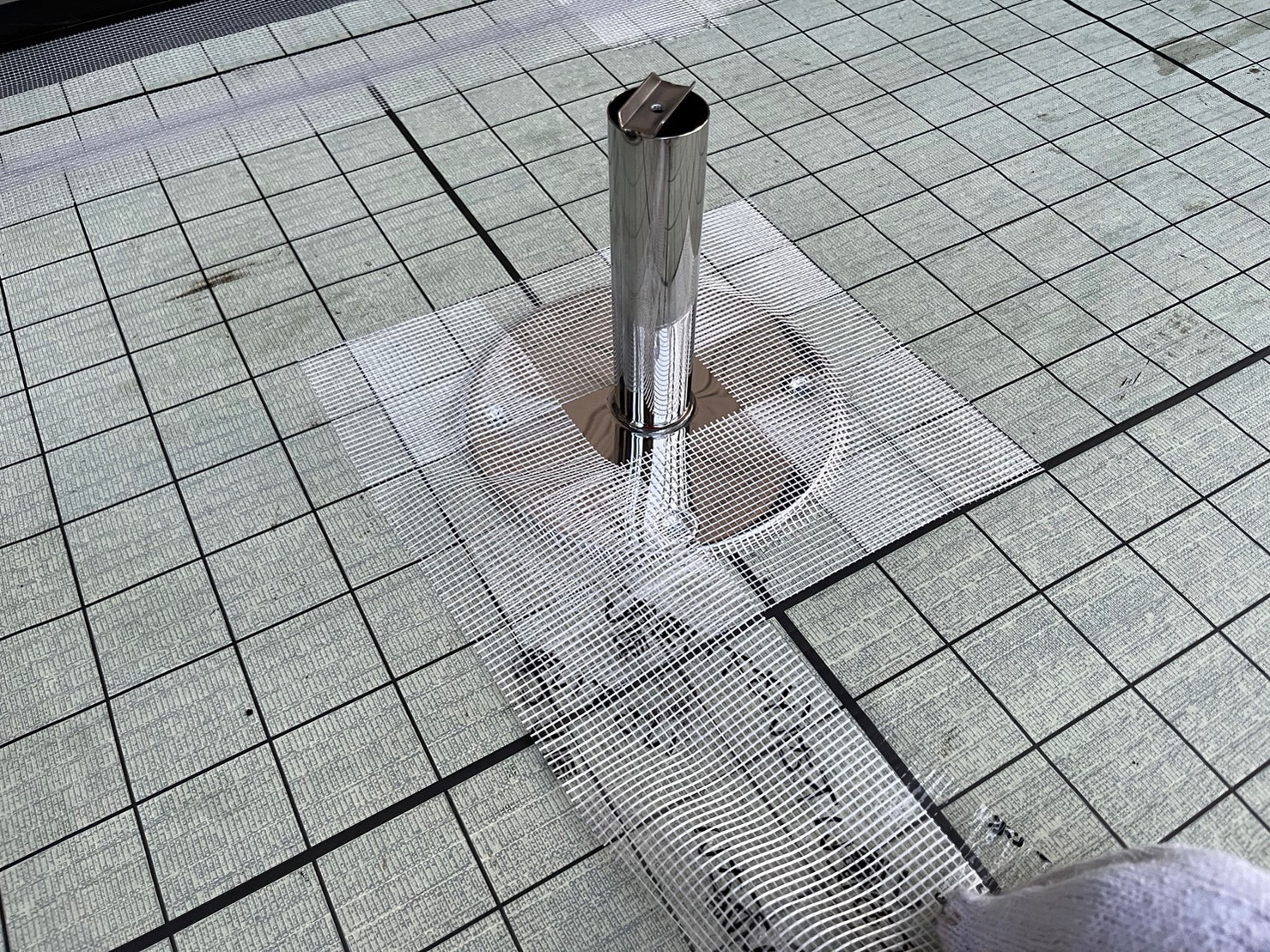 【脱気筒の取り付け｜通気緩衝工法の重要ポイント】