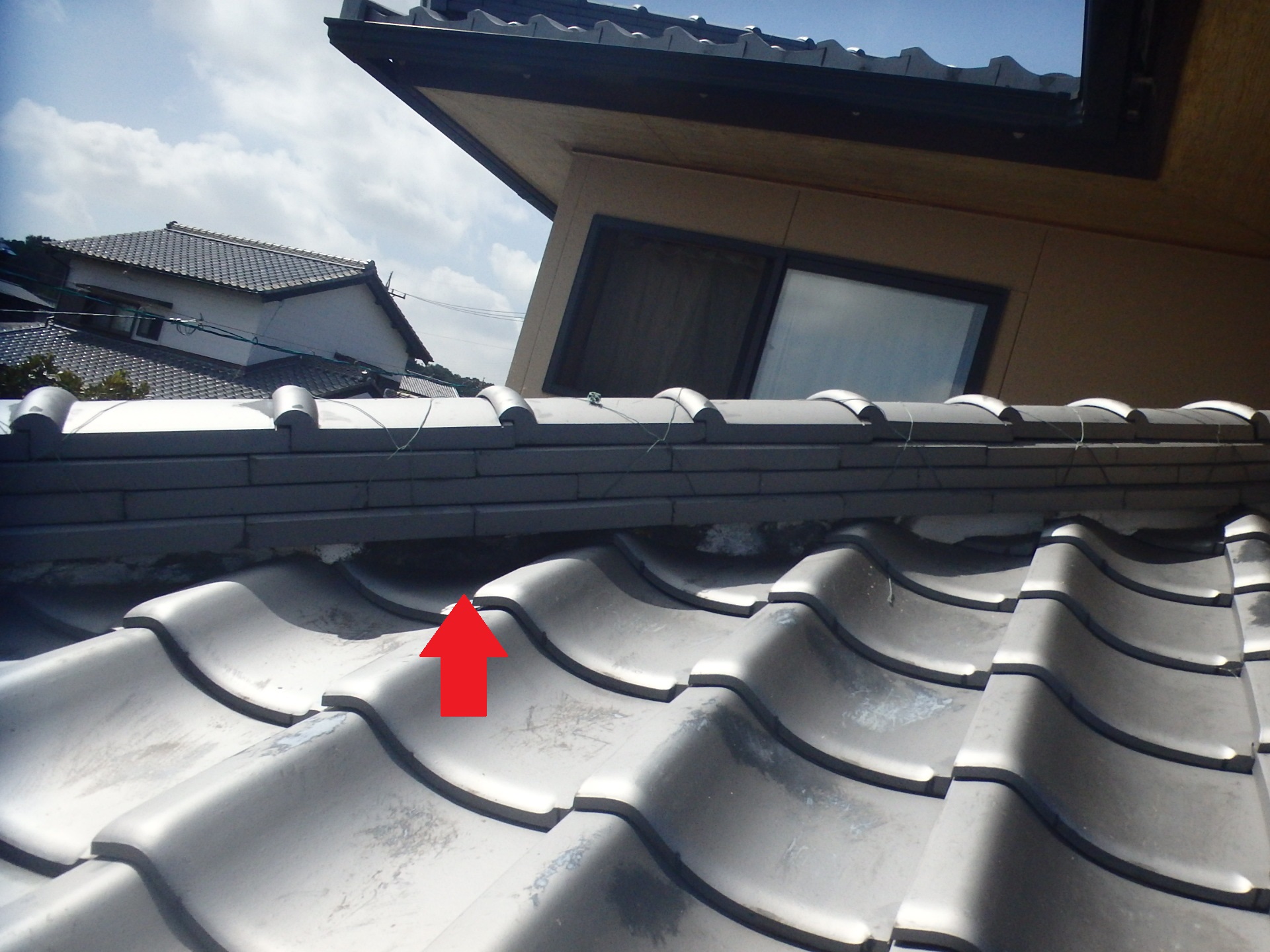 瓦屋根の漆喰の状態確認