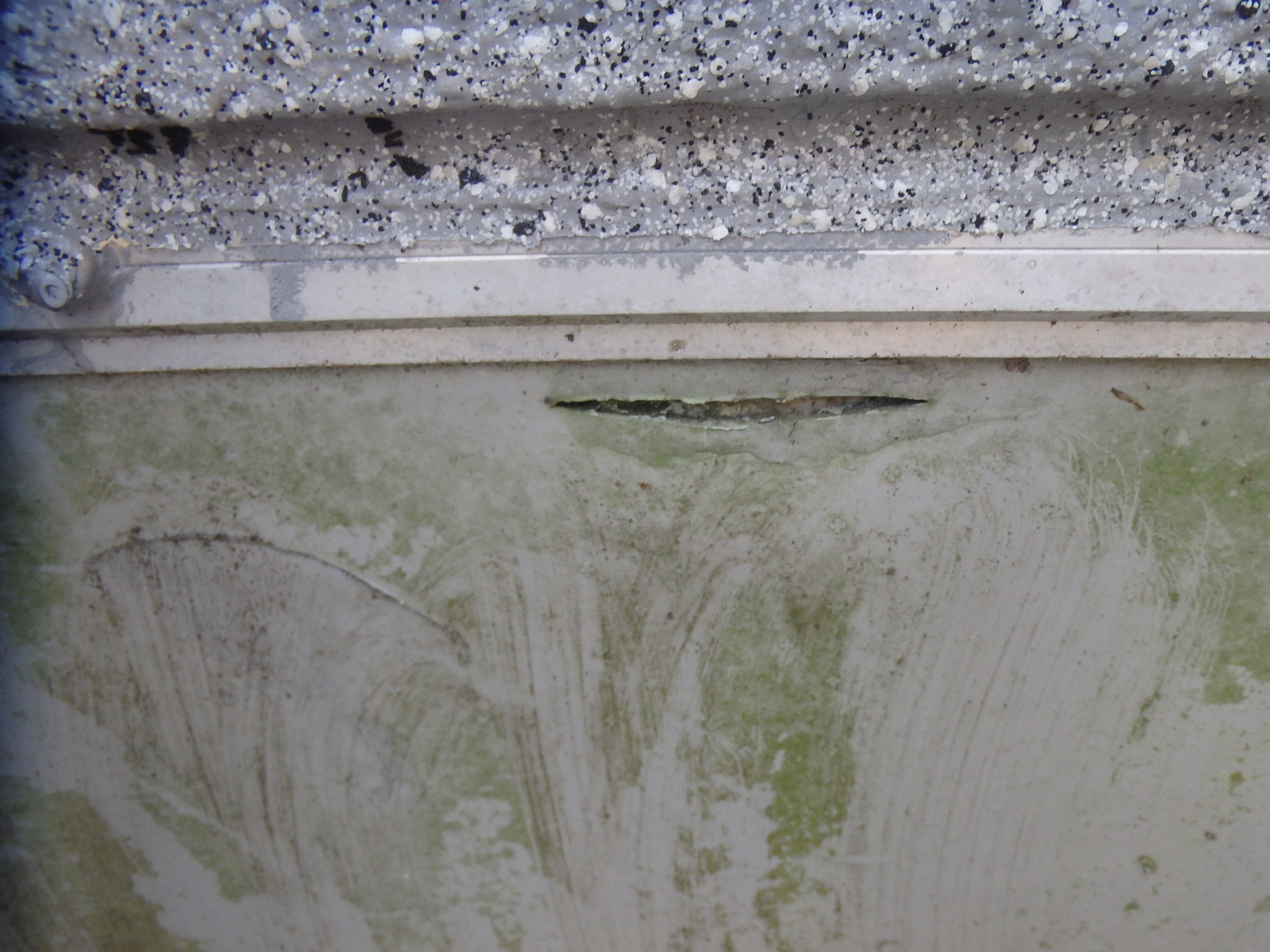 塩ビシートの破れ・亀裂