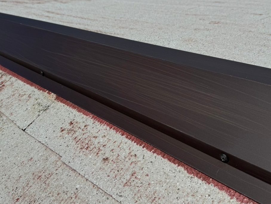 金属面の細かな傷の状況