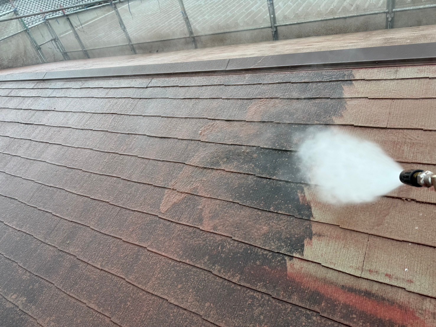 カラーベスト屋根の高圧洗浄