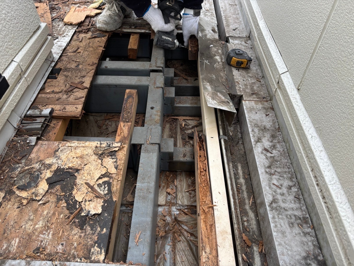 春日井市雨漏りしたベランダセキスイハイム