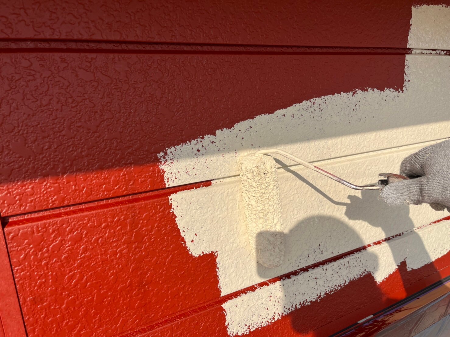 【名古屋市守山区】外壁塗装は中塗り・上塗りの工程でしっかり仕上げます！