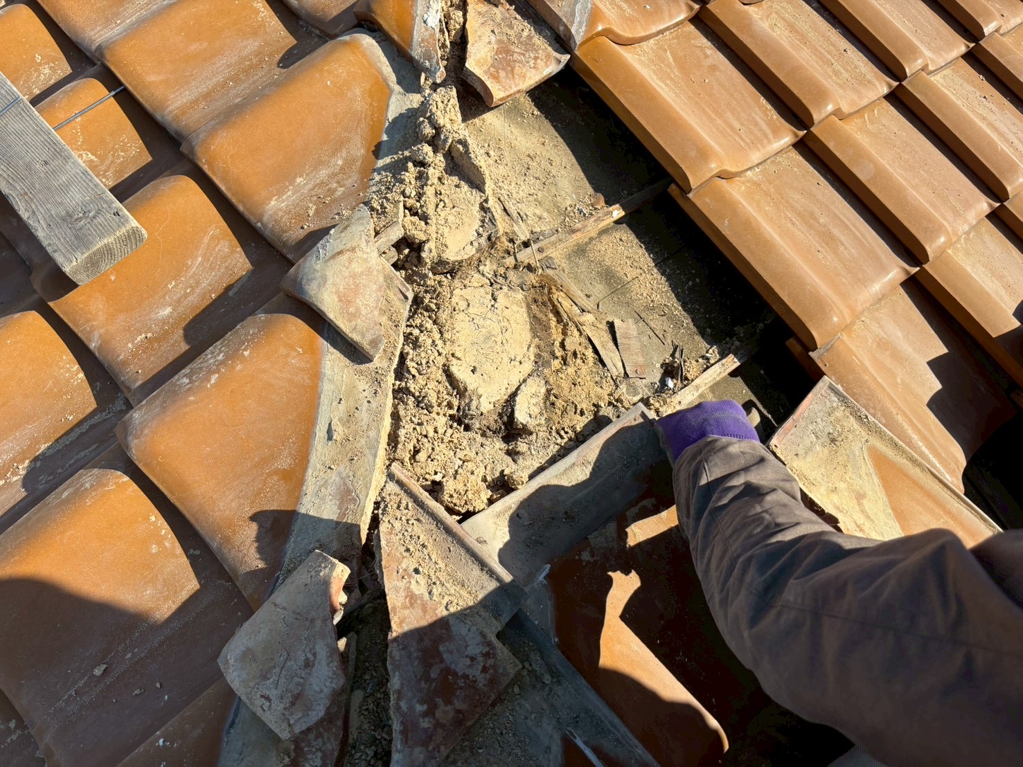 春日井市雨漏りした棟瓦