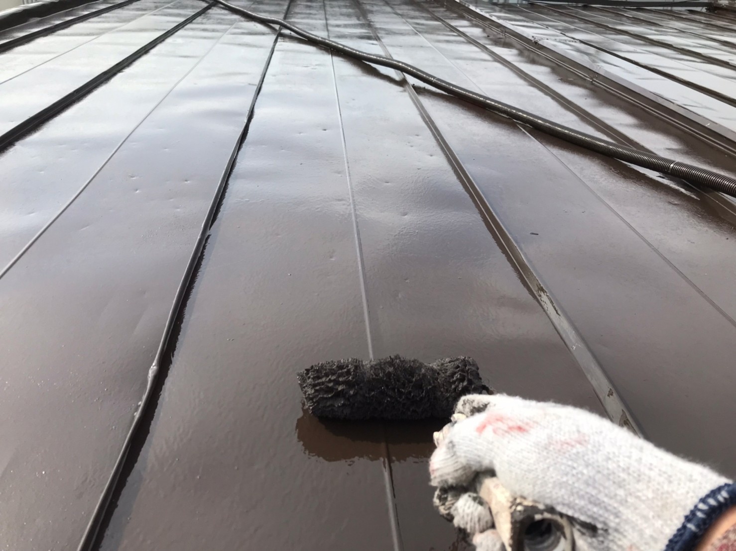 板金屋根の屋根塗装は三層仕上げが基本です！