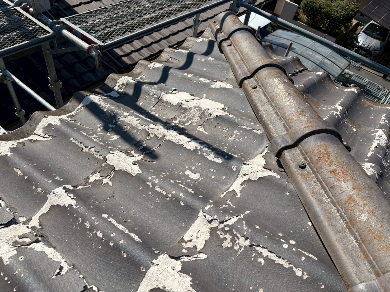 セキスイかわらUの劣化した屋根全景（春日井市）