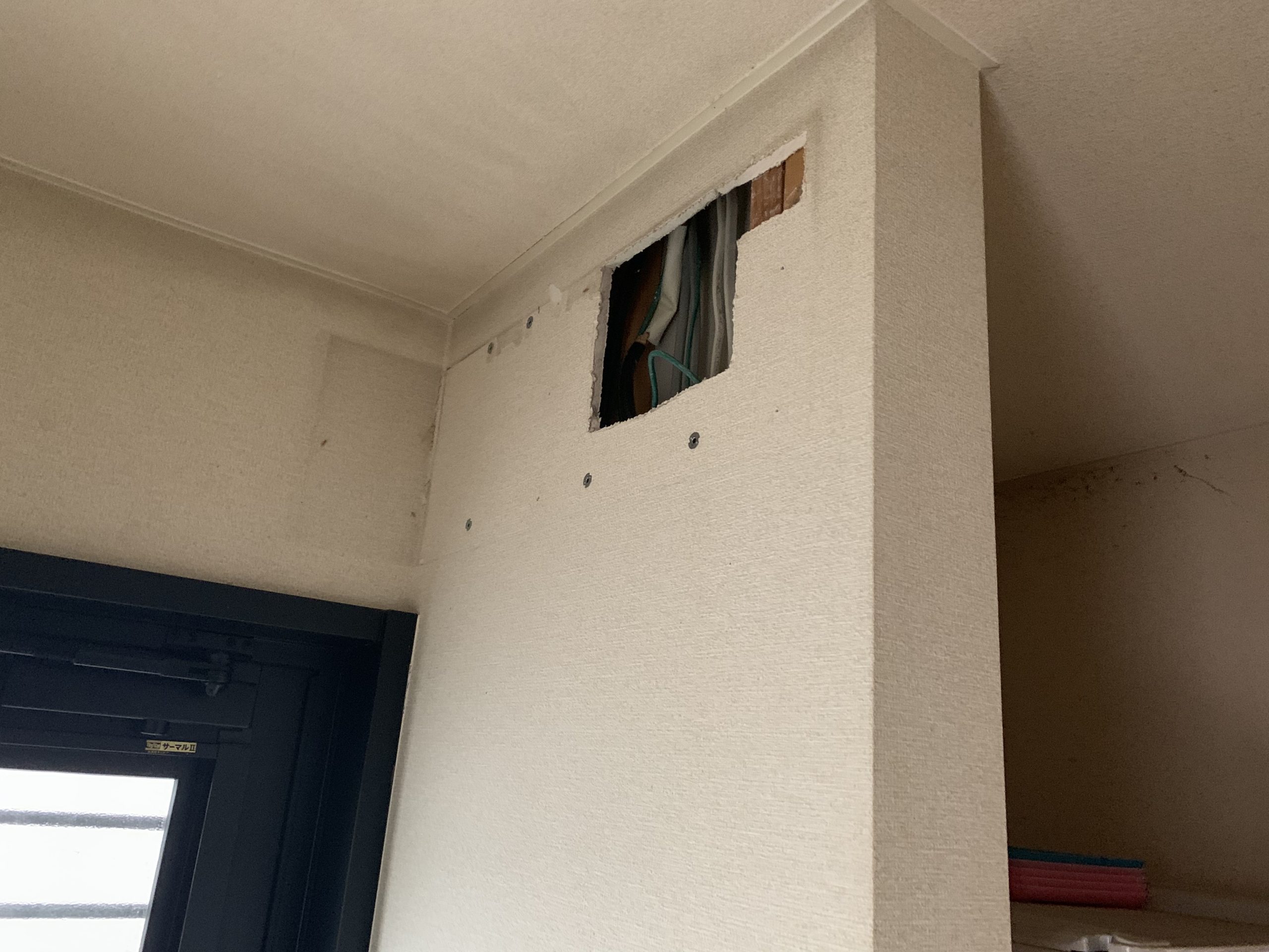 太陽光の室内パワコンの撤去写真