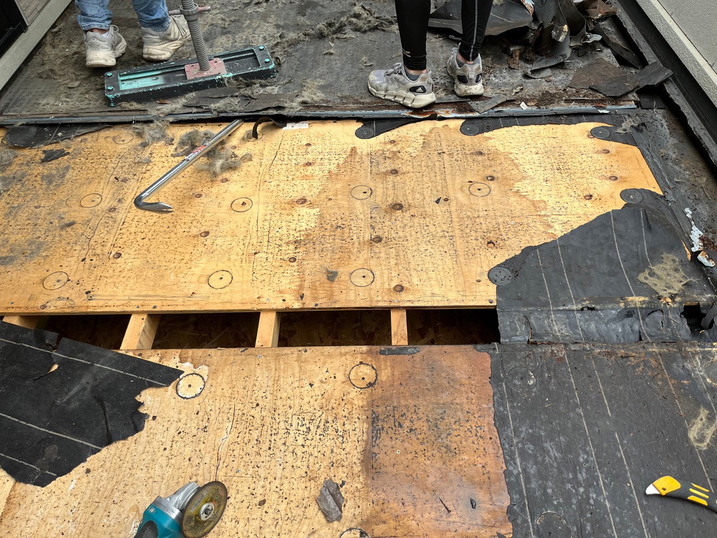 【既存のベランダ床を撤去｜尾張旭市セキスイハイムのベランダ防水】