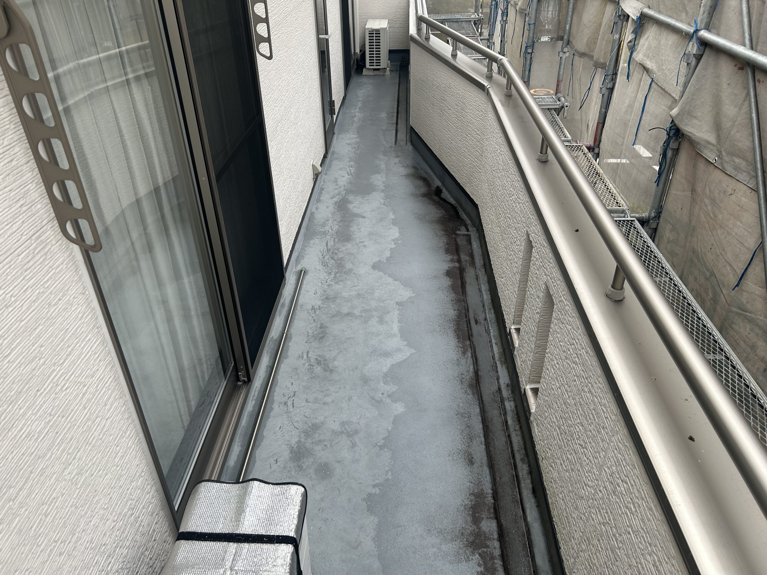 春日井市ベランダFRP防水トップコート