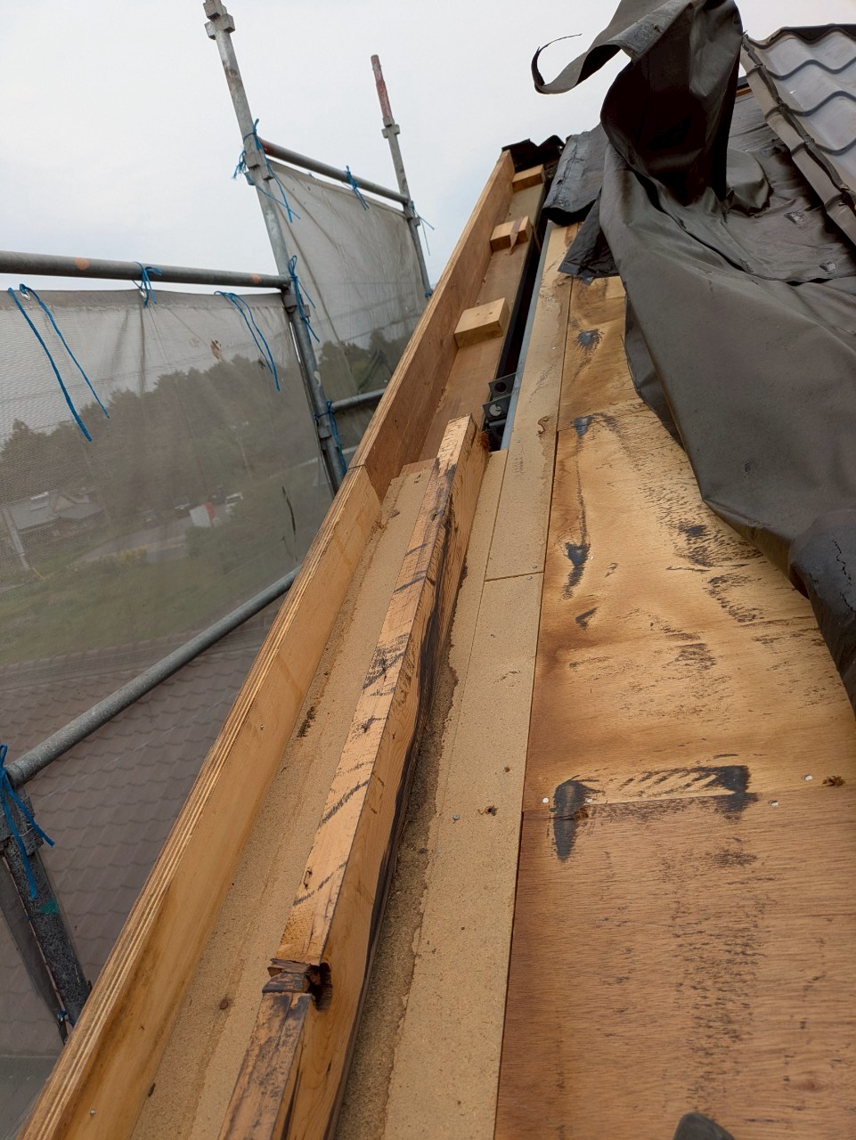 春日井市セキスイハイム屋根葺き替え